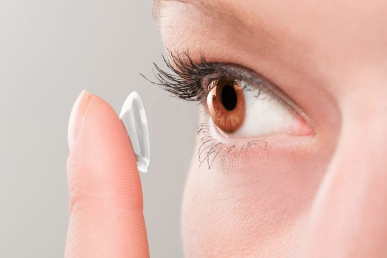 Will Wearing Contact Lenses Hurt? St. Petersburg Optometry Dr. Ryczek